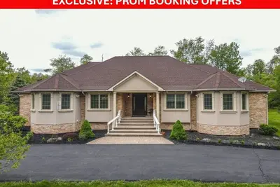 Image de Duskbloom Villa – Premium 10br Retreat with Hot Tub & Theater