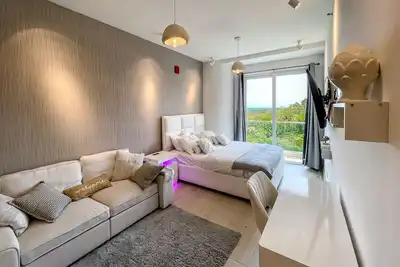 Image de 1br Ocean View in Roatán’s Tallest Tower