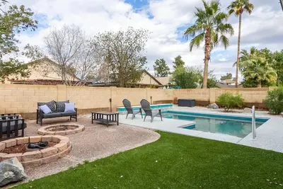 Image de 3 Bedroom 2 Bath - Sleeps 7 with Pool - Near the Chandler Mall