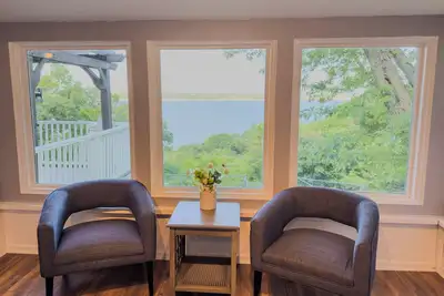 Image de Unwind in Tranquility: Stunning Lake Views on Tuttle Creek Lake, Manhattan