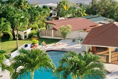 Image de 13-Bedroom Villa Near Town, Ideal for both couples and groups