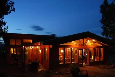 Image de The Moab Pearl Ecolodge I Peaceful Retreat I Private Hot Tub I 360° Views!