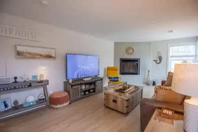 Charming Cottage in Miller Beach