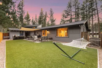 House+Adu+GameRoom+Jacuzzi+Pool+Fire pit+Loft