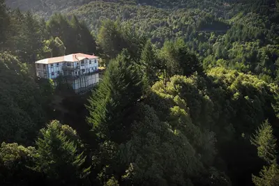 Image de Mountain Azure Shelter Cove