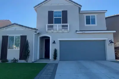 Image de Gorgeous Home in Heritage Lake Community