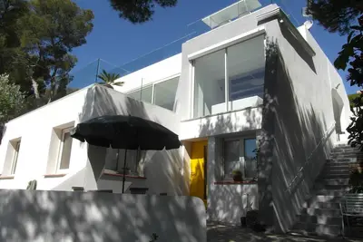 Image de Appartement pour 4 personnes dans villa vue mer avec piscine et spa.