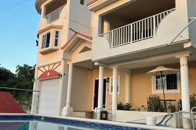 Image de 4-bedroom house in peaceful Negril with Ac