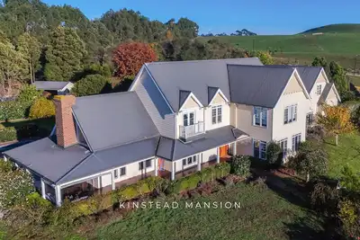 Image de Kinstead Mansion - Modern escape for up to 21 guests 1 hour away from Melbourne!