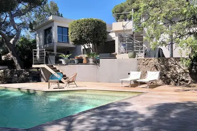 Image de Villa O2 et baraquette, villa d'architecte avec piscine à Sète-mont Saint Clair
