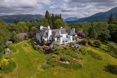 Image de Scenic country suite located at Lonan Country House & Gardens in Scotland!