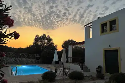 Image de Relaxing private Villa with swimming pool nestled among Olive Groves