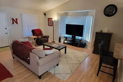 Image de 2 Bed, 2 Bath South Lincoln Husker House