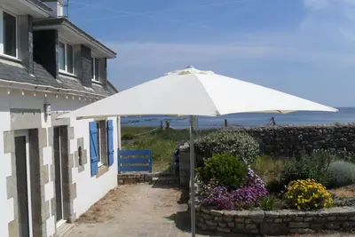 Image de Spectacular Panoramic sea view. Direct access to the beach. Detached House.