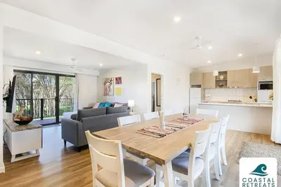 Image de 🏝 Luxury Poolside Retreat – Ramada Resort