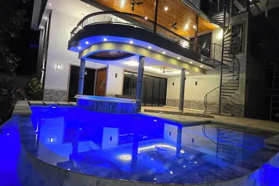 Image de Feng Shui, a 5-Bedroom Nosara Estate, only 2min walk to beach, Brand New, Plush!
