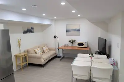 Image de Brand New 2-Bedroom Basement Apartment In Toronto