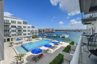 Image de Luxury 2b/2ba Condo in the heart of downtown Aruba