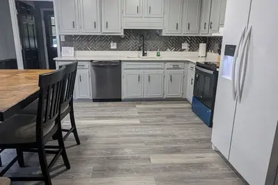 Image de Gorgeous 4-bedroom house with Ac in Albany