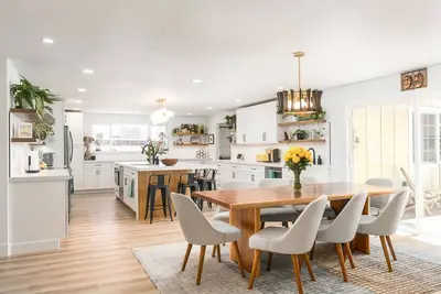 Image de Modern Comfort Spacious Family Retreat with Gym