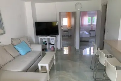 Image de Modern family-sized condo near the beach