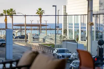 Image de Superb Beach Apartment next to Kampinski