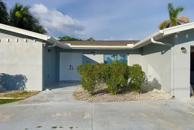 Image de 3-bedroom villa in pleasant Cape Coral. Direct Gulf Access