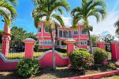 Image de Enjoyable 3-bedroom house with Ac in Tower Isle