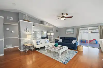 Image de Casa del Mare • Beach-Inspired Home • 7 Miles to Anna Maria Island • 3 to Img