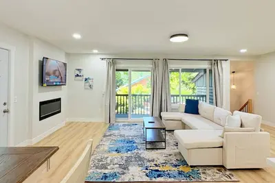 Image de Sudden Valley Retreat 3br House -Steps to Lake Louise