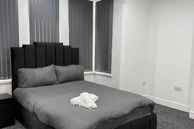 Image de 2 Bed Flat - 1 with sofa bed Sleeps 4 - - Wifi