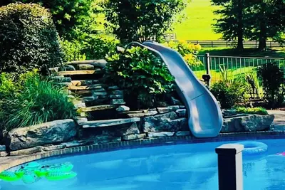 Image de Calm Mini Farm w/ Organic soy/gluten free Eggs & private Poolside Oasis