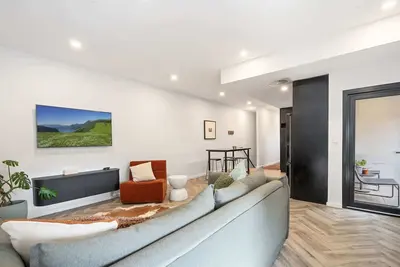 Image de Bright Kingston Stay with Balcony Access