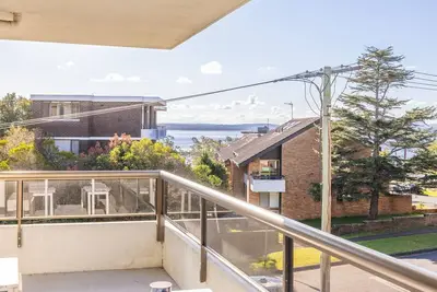 Image de The Commodore 3, 9-11 Donald St - air con, views