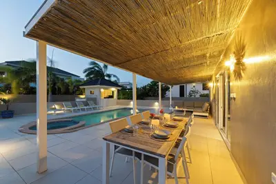 Image de Villa Kaminda, lovely villa with 4 bedrooms, pool, jacuzzi- Jan Thiel