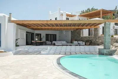 Image de Luxury Seafront Villa