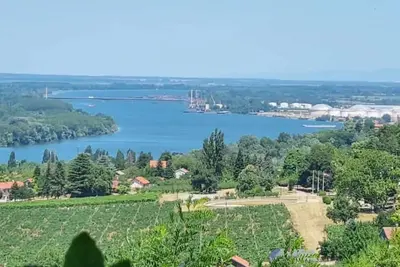 Image de Fabulous house with Ac in charming Smederevo, with beautiful view on river
