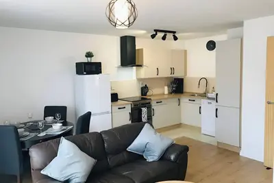 Image de Spacious 2-Bed Flat | Prime Location