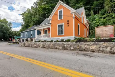 Image de Welcome to The Old Fashioned - 2. 5 miles from Buffalo Trace!