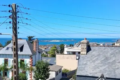 Image de Studio cosy  Trébeurden vue mer place de stationnement dans parking privé