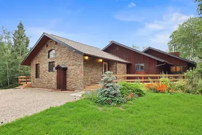 Image de Cozy 3br Lakefront Retreat Featuring Sauna, Hot Tub, Kayaks