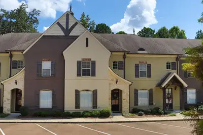 Image de The Adele @ Oxford Farms- Tucked off South Lamar! Two Miles from The Square!