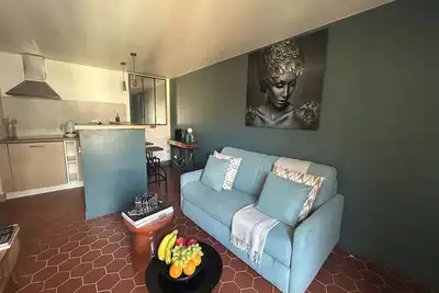 Image de BnBNook - Chic 1br Near Place des Vosges and Saint-Paul