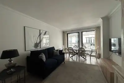 Image de BnBNook - Chic 2br by Parc Monceau and Champs
