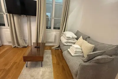 Image de BnBNook - Bright 1br by Champ de Mars