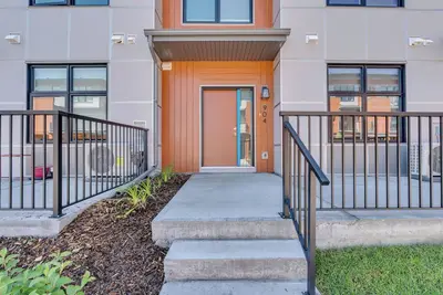 Image de Luxury 3br in Belmont | Private Garage + Sleep 6