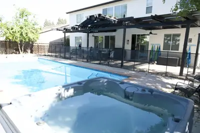 Image de New 5br Pool House near Sequoia w/ Bbq / 3700Sqft