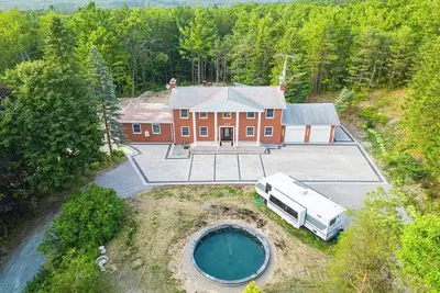 Image de Privacy Magical Forest Cottage 30+ Party Room, Disco Ktv