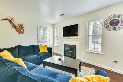 Image de Condo 5 Mi to Midtown & Unc Greensboro