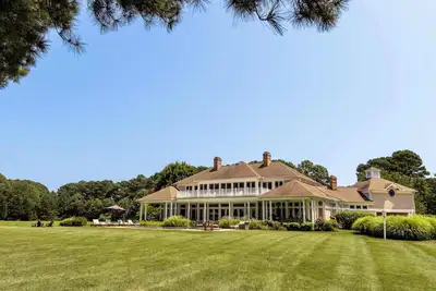 Image de Waterfront Retreat wth Pool | Perfect for Late Summer & Fall Getaways